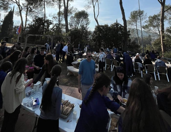 Gran calçotada comunitaria por Tu Bishvat